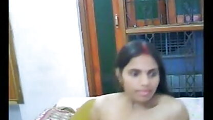 सौंदर्य तोड़ हिंदी मूवी सेक्सी एचडी दिया उसके प्रेमी के साथ और अटक पर एक अजनबी द्वारा लिफ्ट में