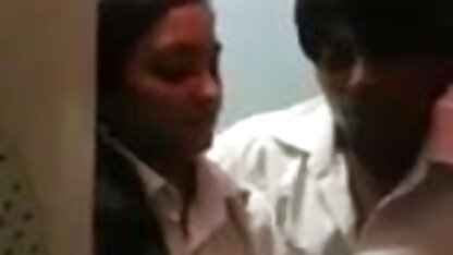 काली औरत एक निजी अश्लील हिंदी सेक्सी वीडियो फिल्म मूवी चैट में खाती है और दूर करती है