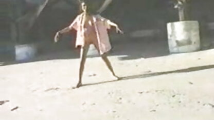 बड़े स्तन सेक्सी मूवी वीडियो दिखाइए सुनहरे बालों वाली गधा घर के रास्ते पर